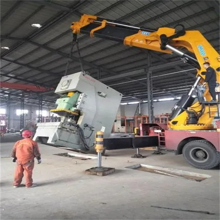 内黄80吨折臂吊车出租附近电话